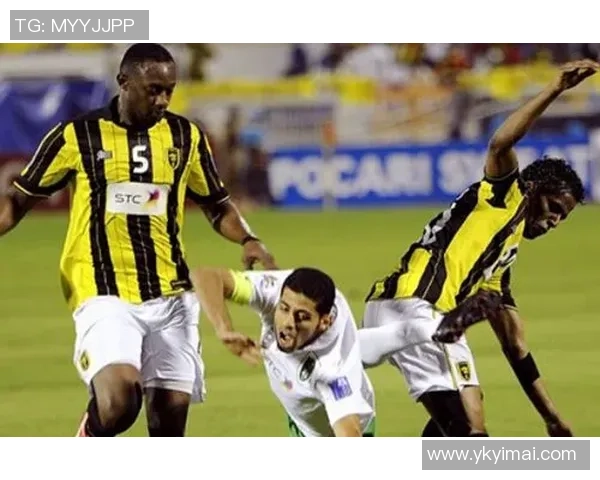 棉农与吉达阿赫利的激烈对决揭示足球战术与团队精神的完美结合