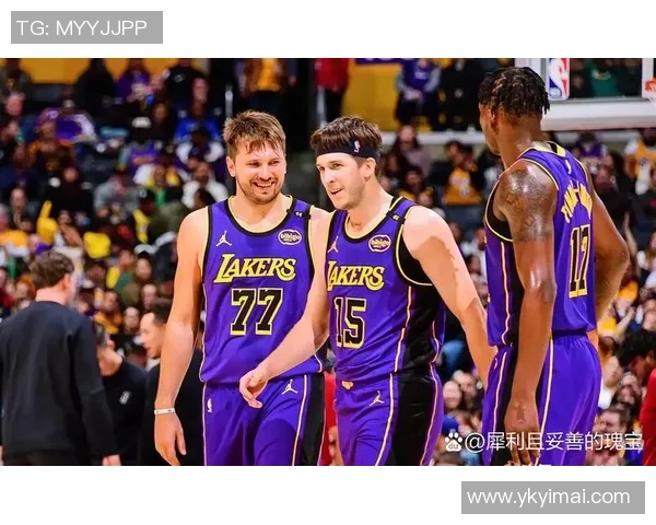 活塞与湖人激战正酣双方球员状态分析与赛后点评